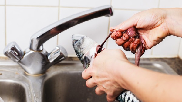 Say Goodbye to Fishy Smells: How to Cook Fish Without Stinking Up Your House!