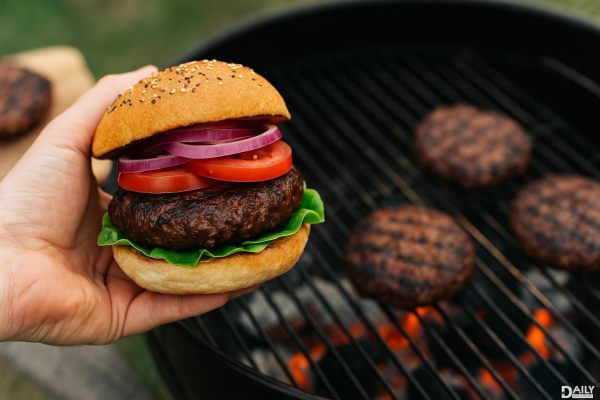 Want the Best Charcoal Grill Burger? Try This Juicy, Flavor-Packed Recipe Now!